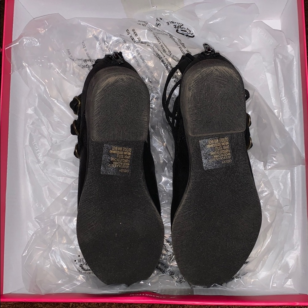 Cute Short boots! - Picture 2 of 4